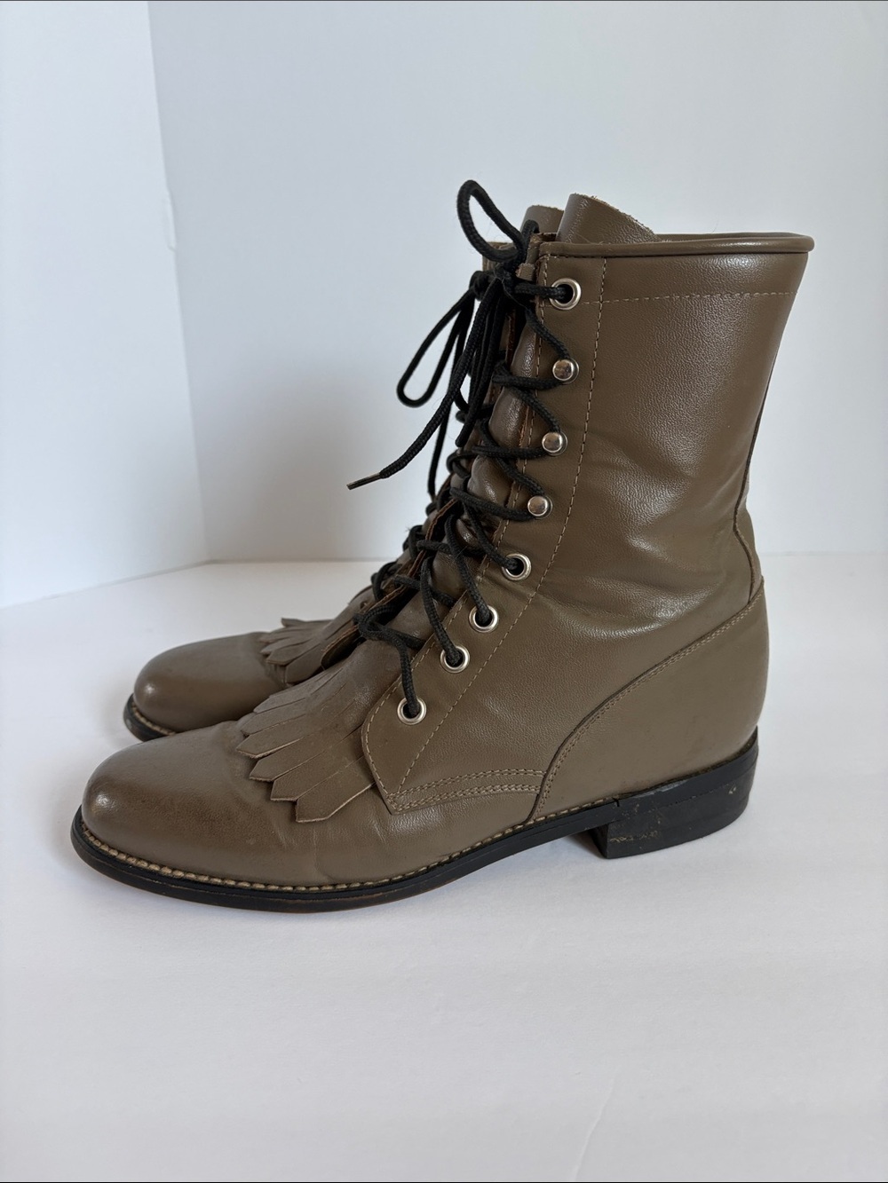 Vintage Justin Diamond J leather roper boots with kiltie fringe detail taupe